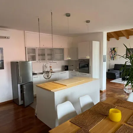 Claudia Apartmán Múggia